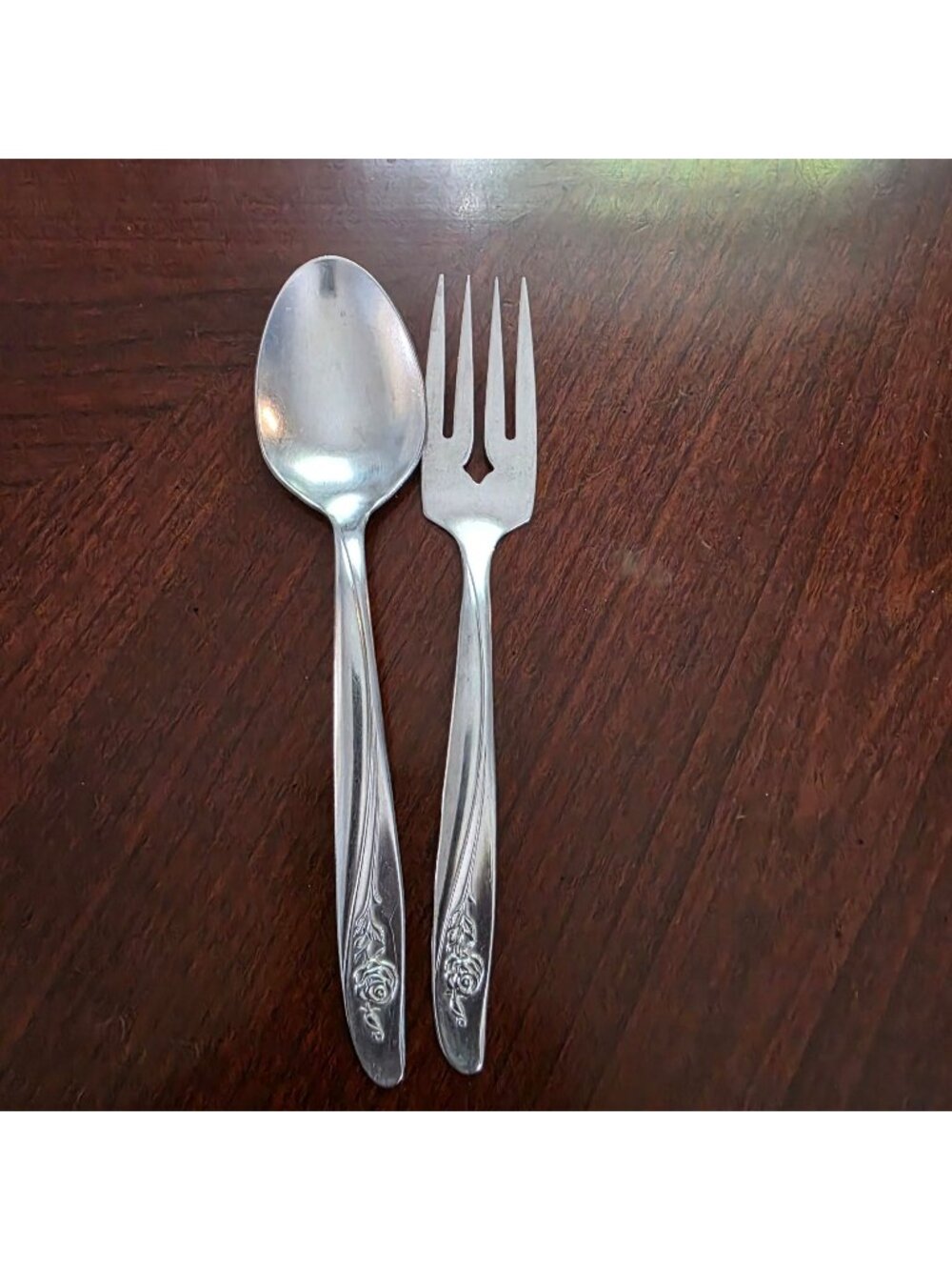 Oneida Custom Stainless Fork & Spoon Set With Rose Pattern